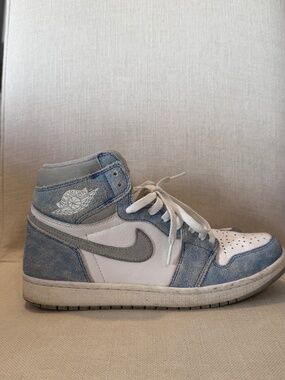 Air Jordan 1s OG Hyper Royal